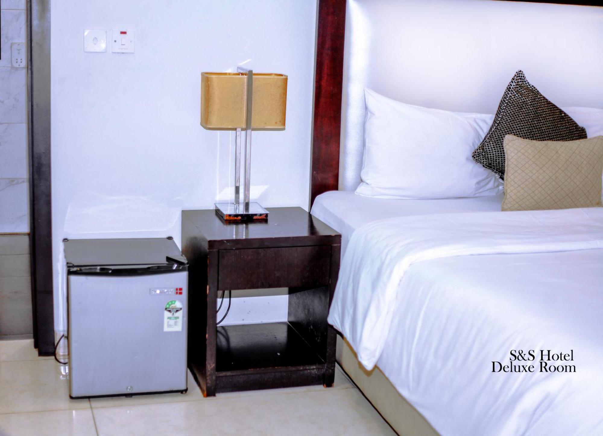 S & S Hotel & Suites Lagos Luaran gambar