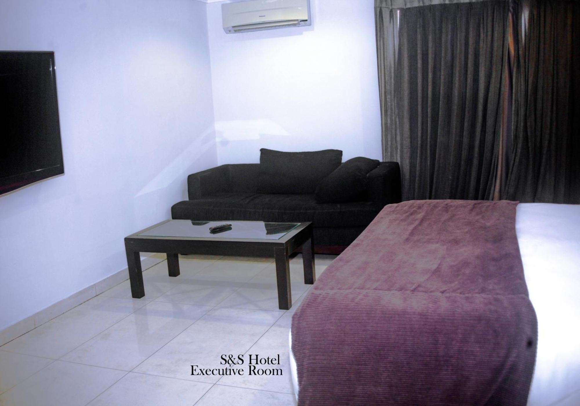 S & S Hotel & Suites Lagos Luaran gambar