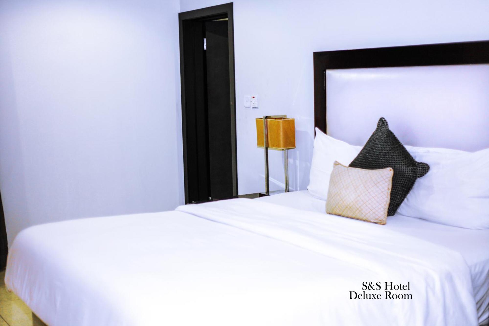 S & S Hotel & Suites Lagos Luaran gambar