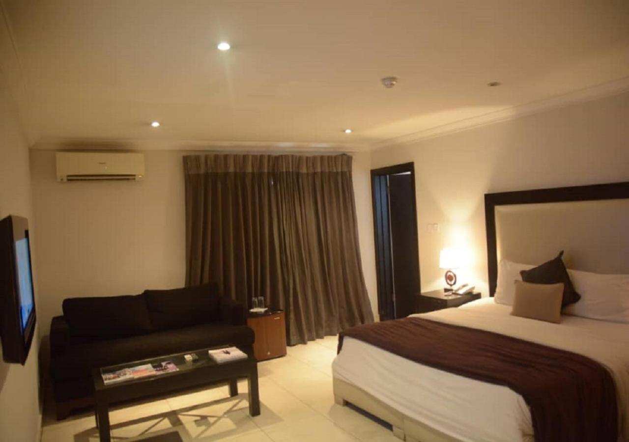 S & S Hotel & Suites Lagos Luaran gambar