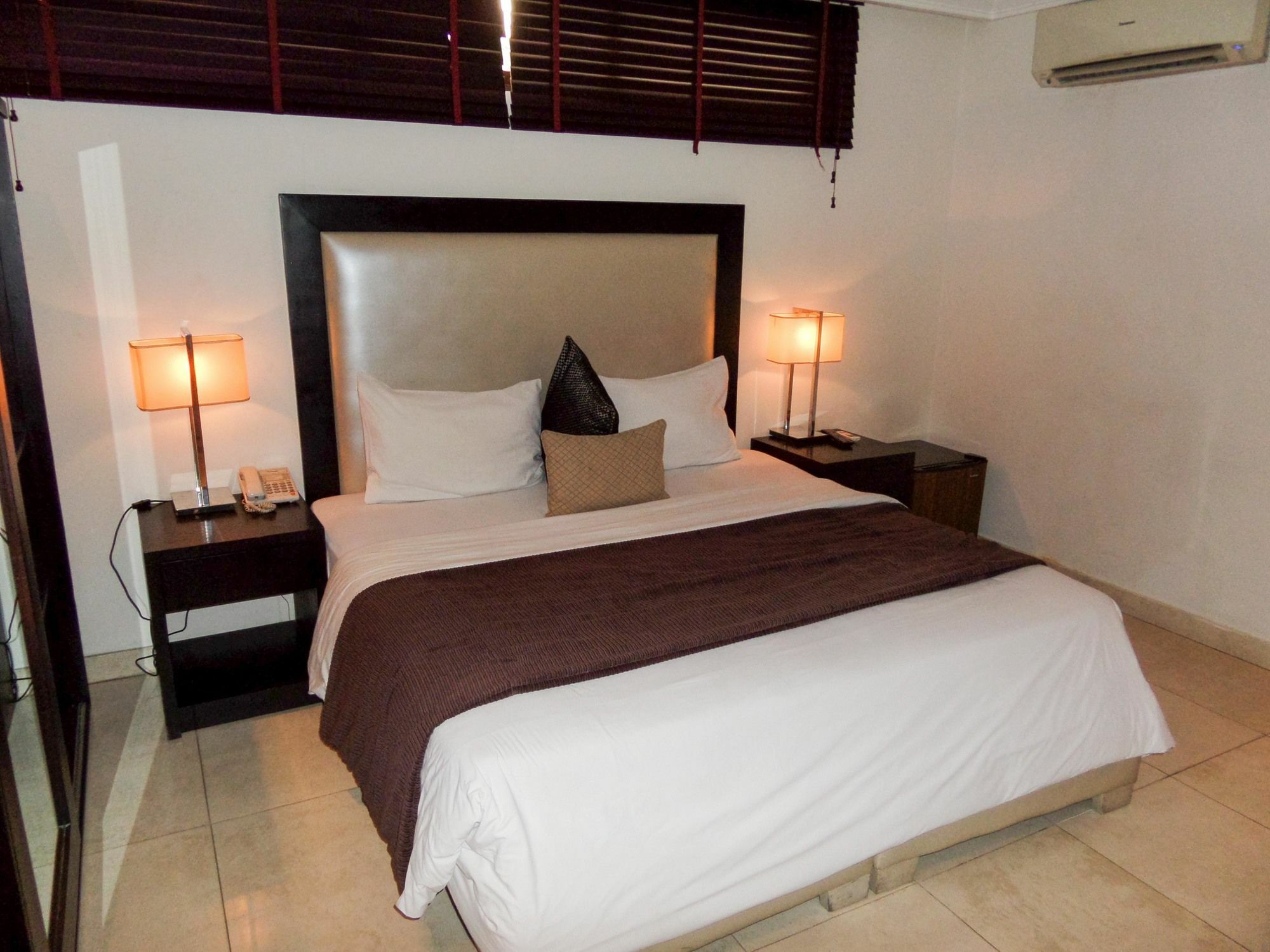 S & S Hotel & Suites Lagos Luaran gambar