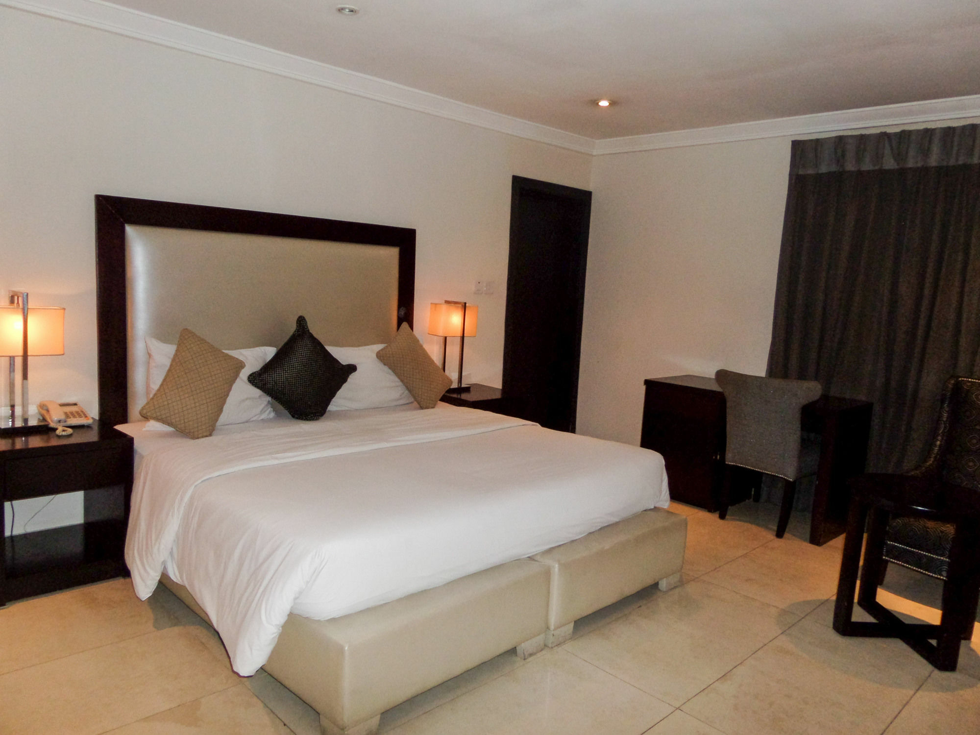 S & S Hotel & Suites Lagos Luaran gambar